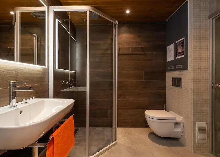 Spacious Penthouse With A Good View In Downtown *